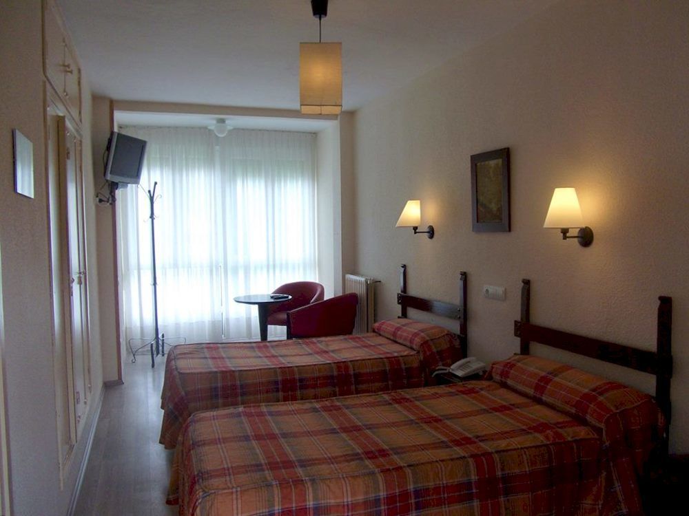 Hotel Termas De Liérganes Buitenkant foto