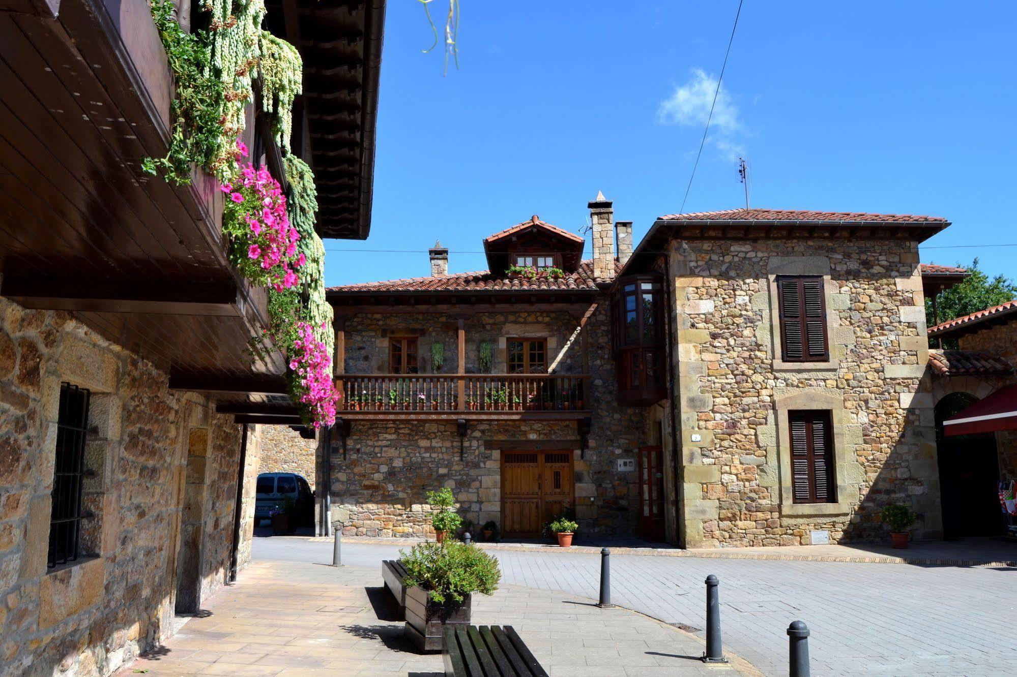 Hotel Termas De Liérganes Buitenkant foto